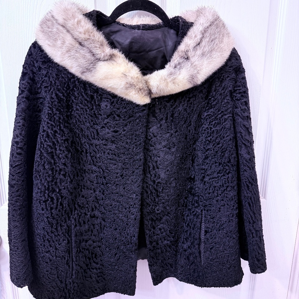 Vintage 1950’s Black Lambs wool coat size large